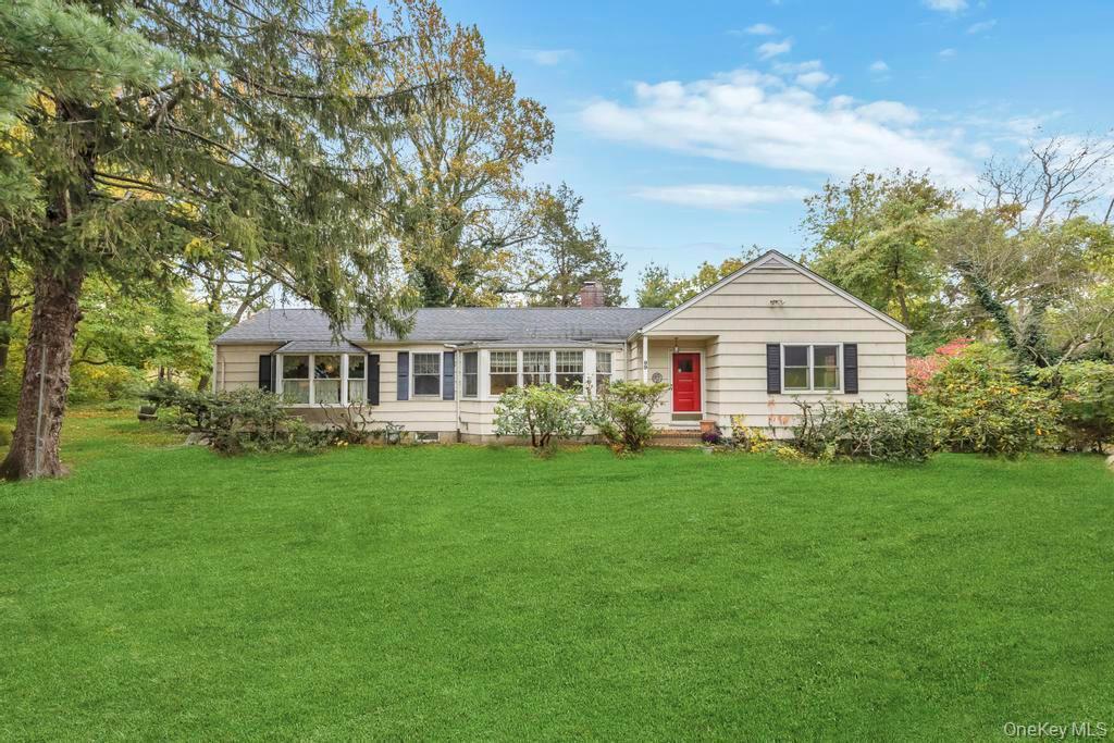 Single Family Van Brunt Manor  Suffolk County, NY 11733, MLS-931701-2