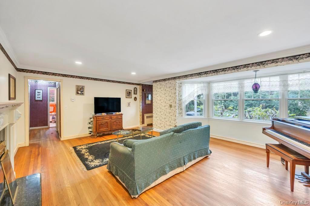 Single Family Van Brunt Manor  Suffolk County, NY 11733, MLS-931701-20