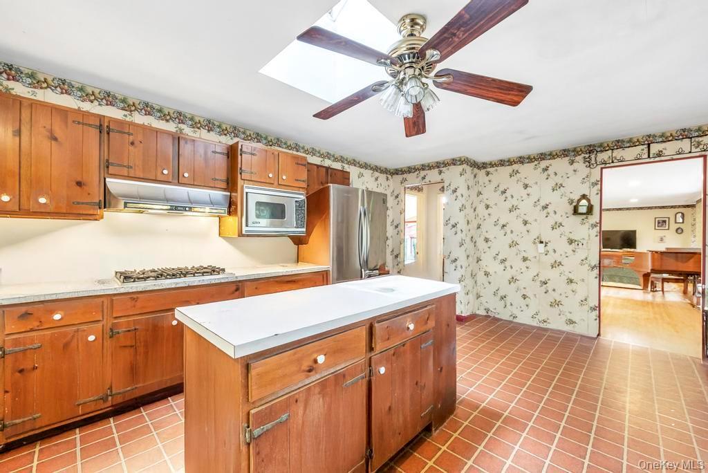 Single Family Van Brunt Manor  Suffolk County, NY 11733, MLS-931701-27