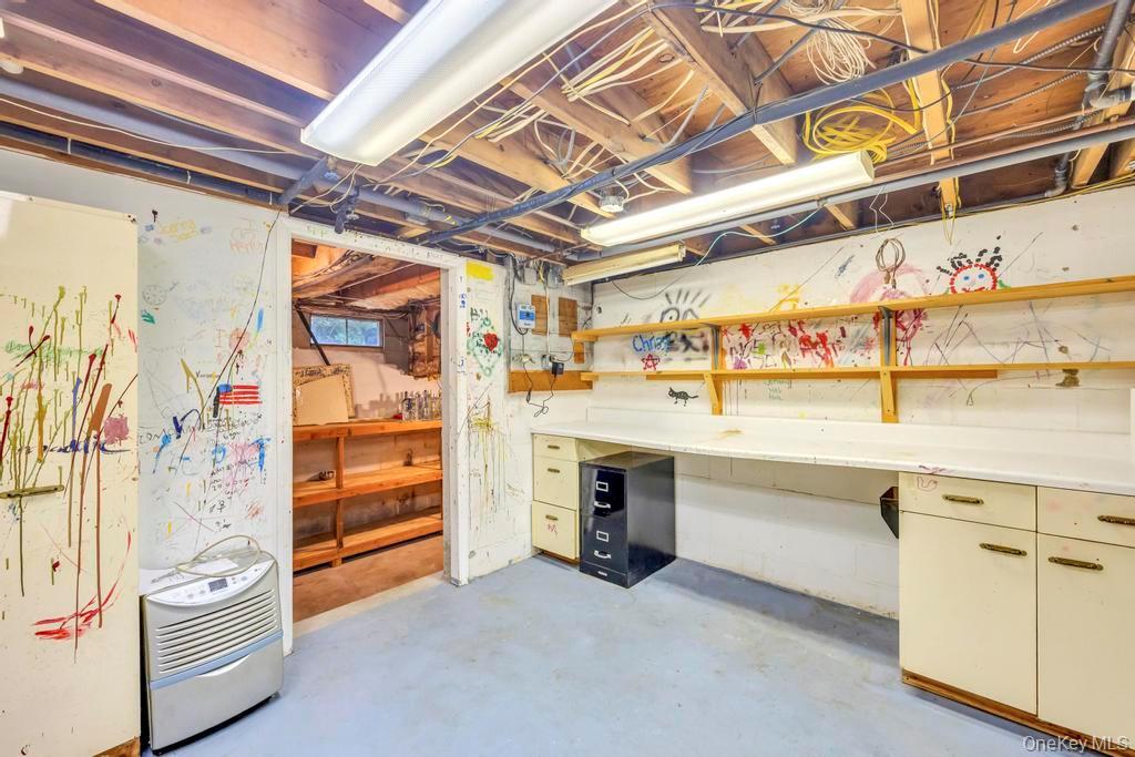 Single Family Van Brunt Manor  Suffolk County, NY 11733, MLS-931701-30