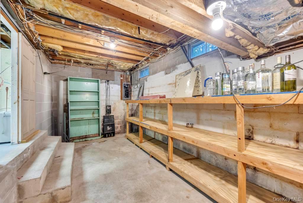 Single Family Van Brunt Manor  Suffolk County, NY 11733, MLS-931701-33