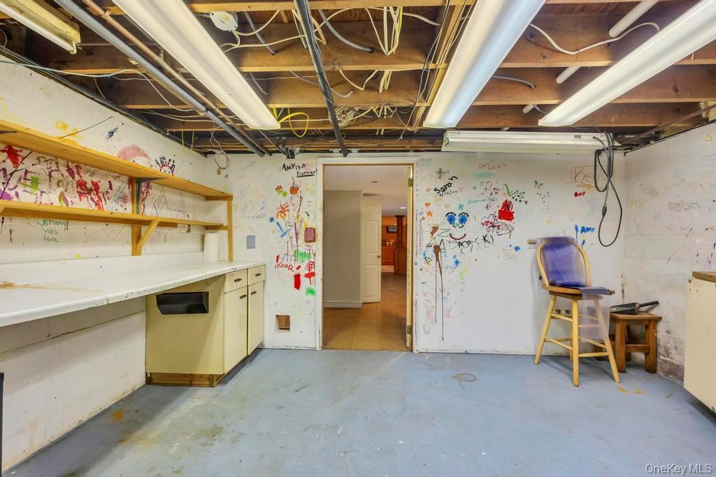 Single Family Van Brunt Manor  Suffolk County, NY 11733, MLS-931701-34