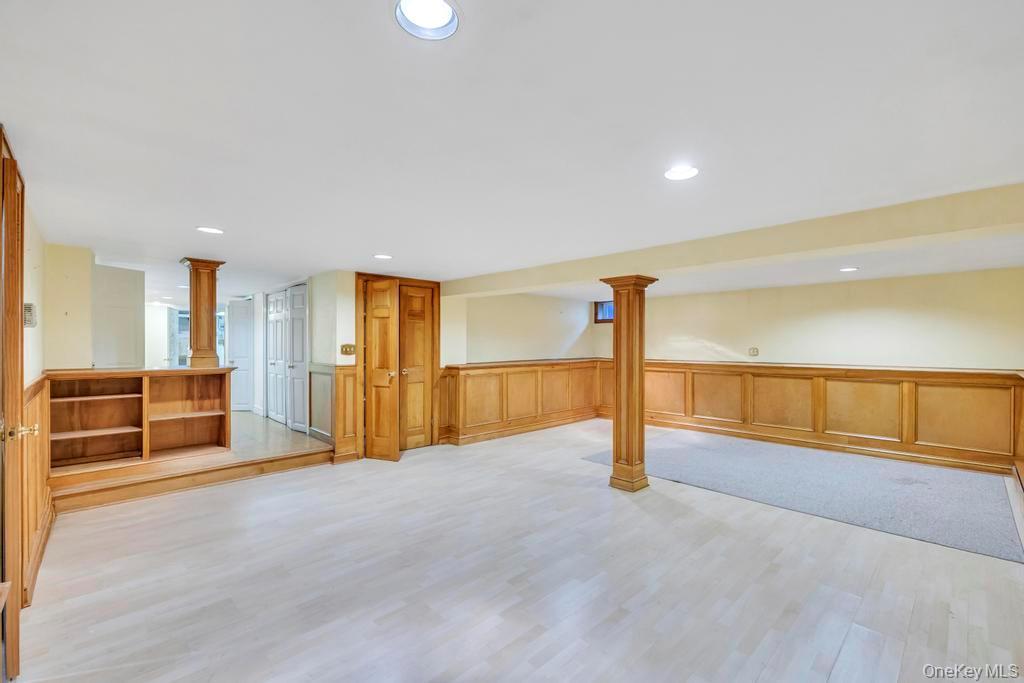 Single Family Van Brunt Manor  Suffolk County, NY 11733, MLS-931701-35