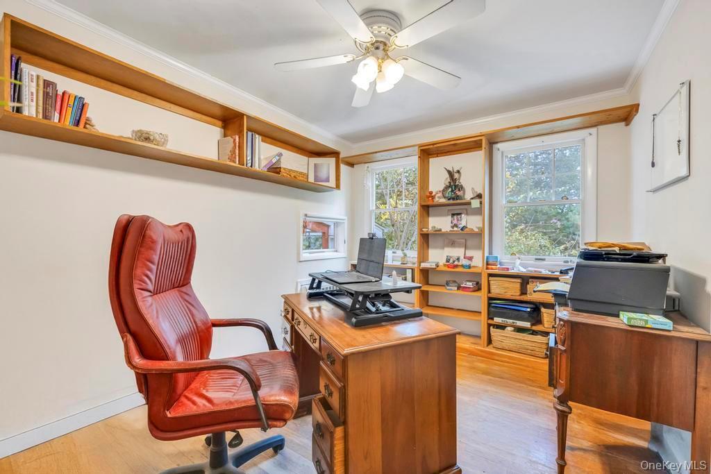 Single Family Van Brunt Manor  Suffolk County, NY 11733, MLS-931701-40