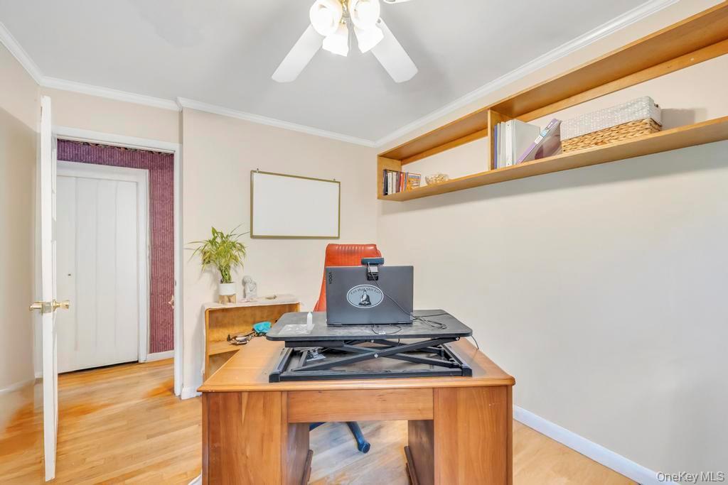 Single Family Van Brunt Manor  Suffolk County, NY 11733, MLS-931701-41