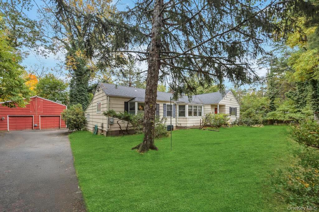 Single Family Van Brunt Manor  Suffolk County, NY 11733, MLS-931701-9