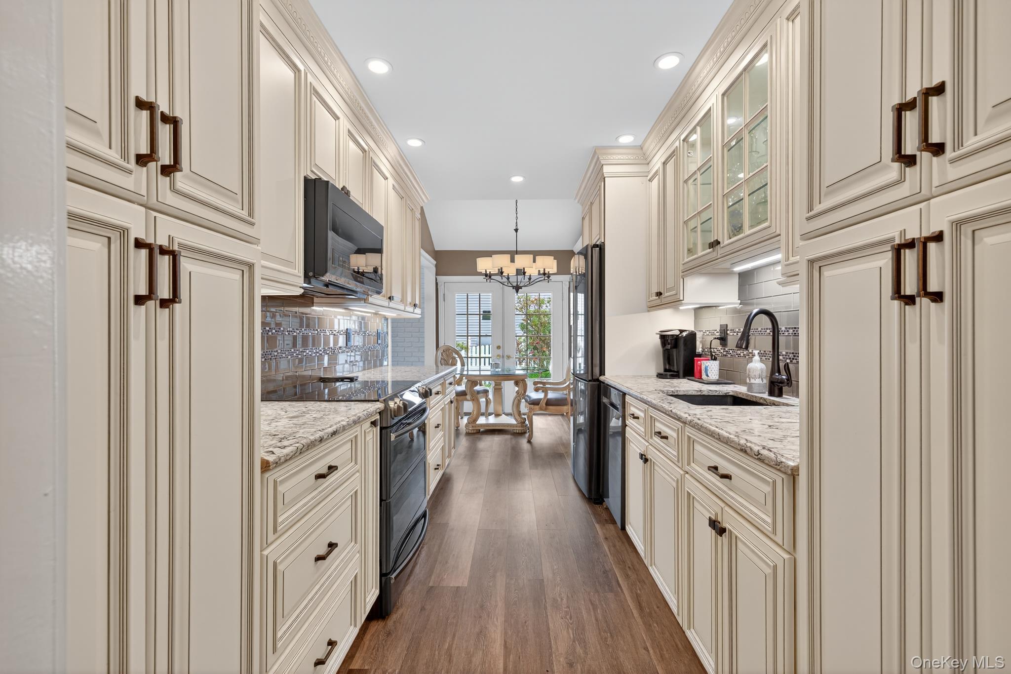 Single Family 8th  Suffolk County, NY 11716, MLS-931704-10