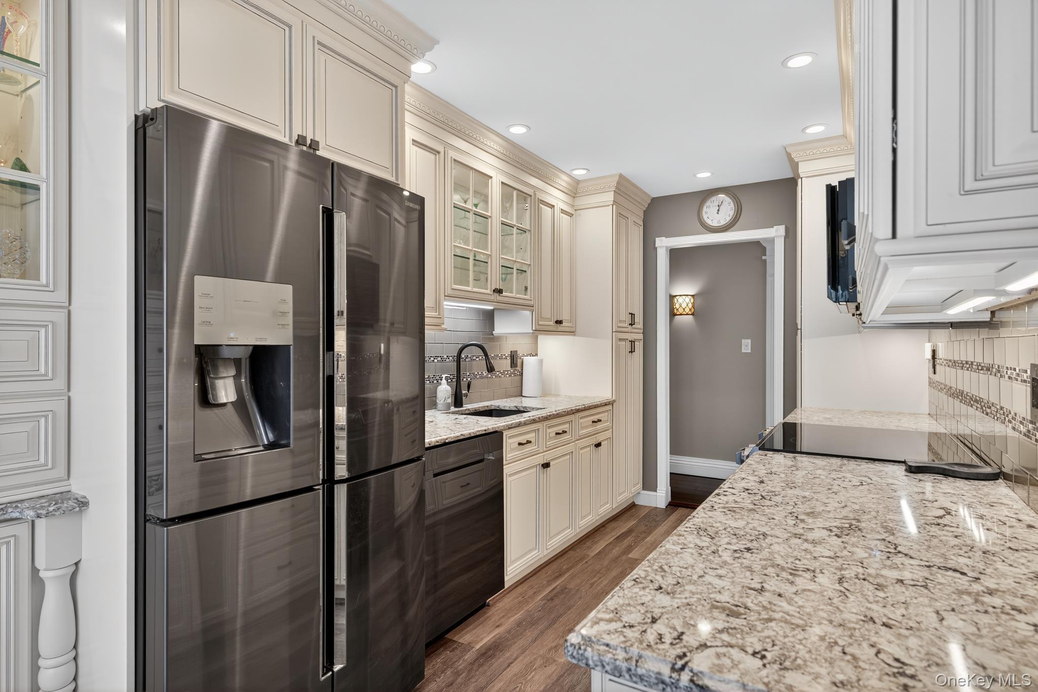 Single Family 8th  Suffolk County, NY 11716, MLS-931704-12