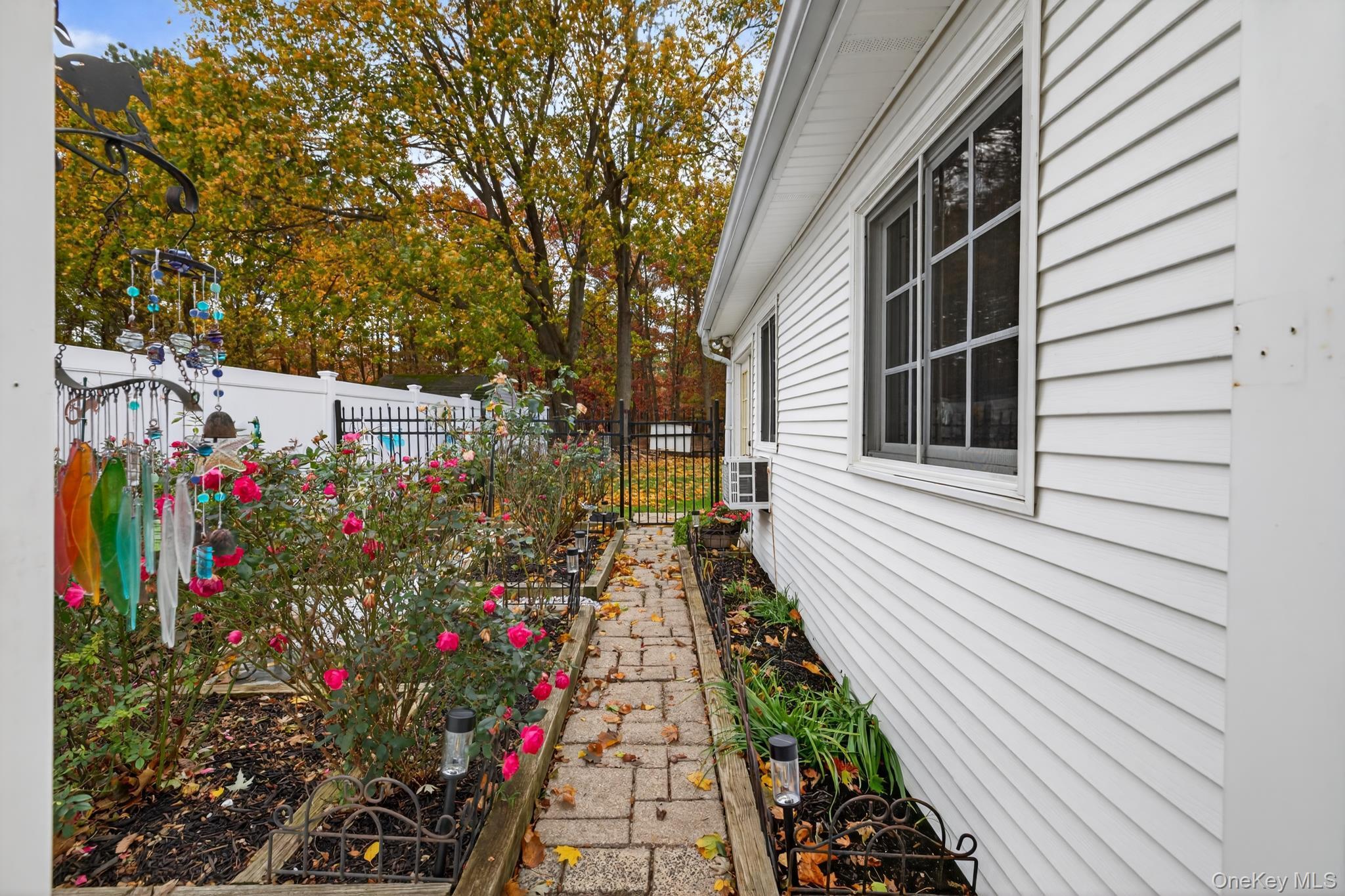 Single Family 8th  Suffolk County, NY 11716, MLS-931704-43