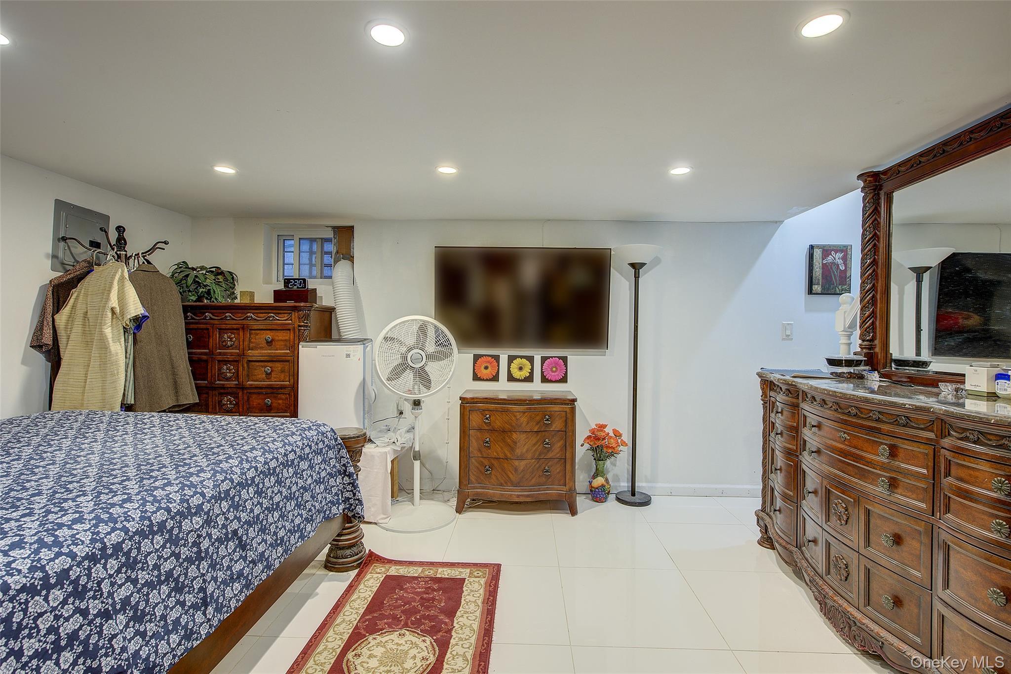 Single Family 175th Queens, NY 11432, MLS-931734-21