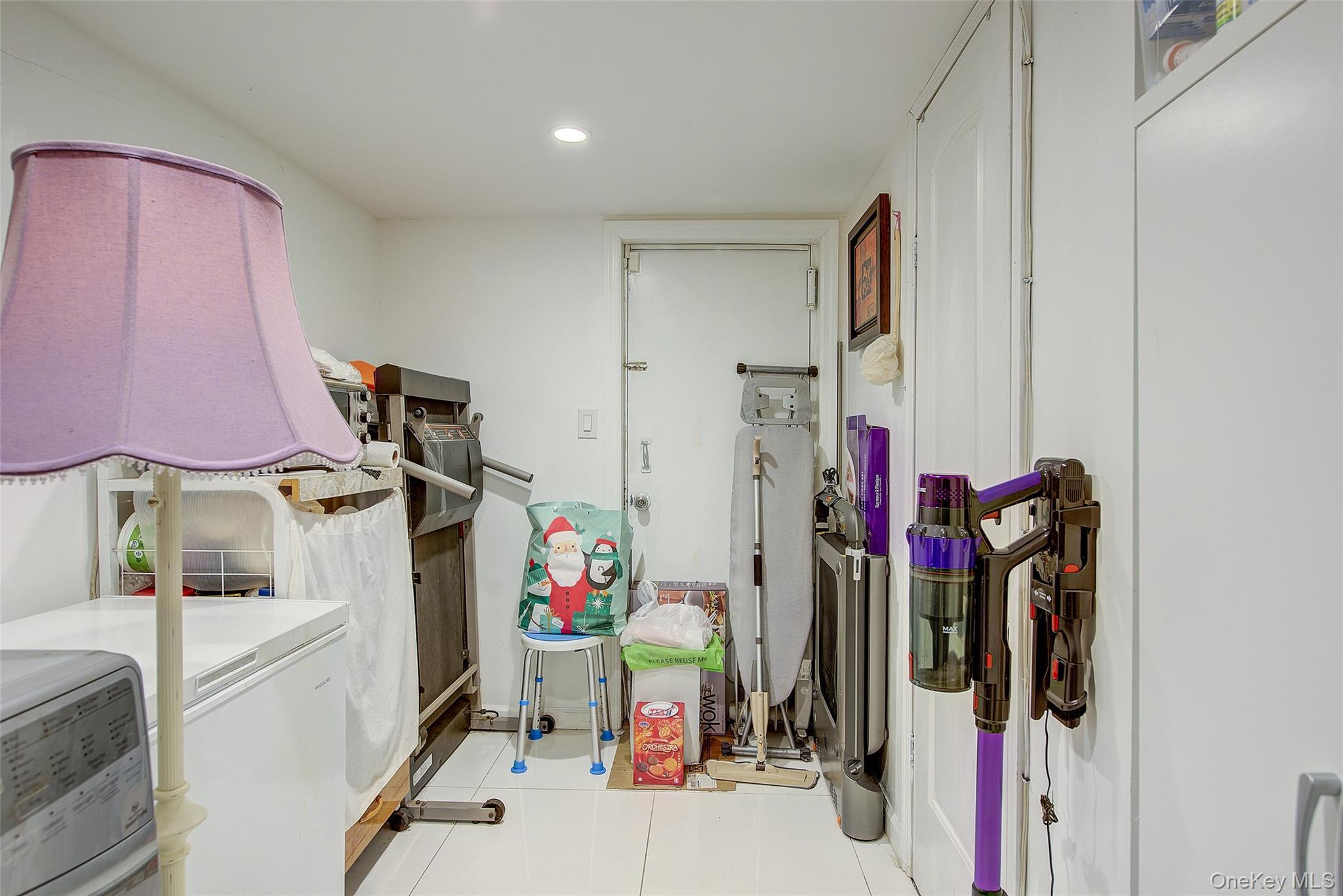 Single Family 175th Queens, NY 11432, MLS-931734-24