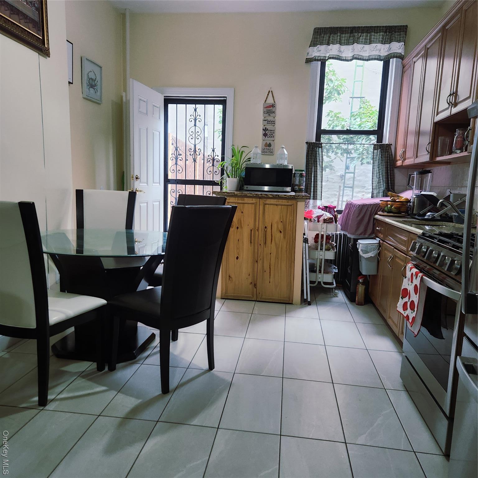 Single Family Woodward  Queens, NY 11385, MLS-931772-3