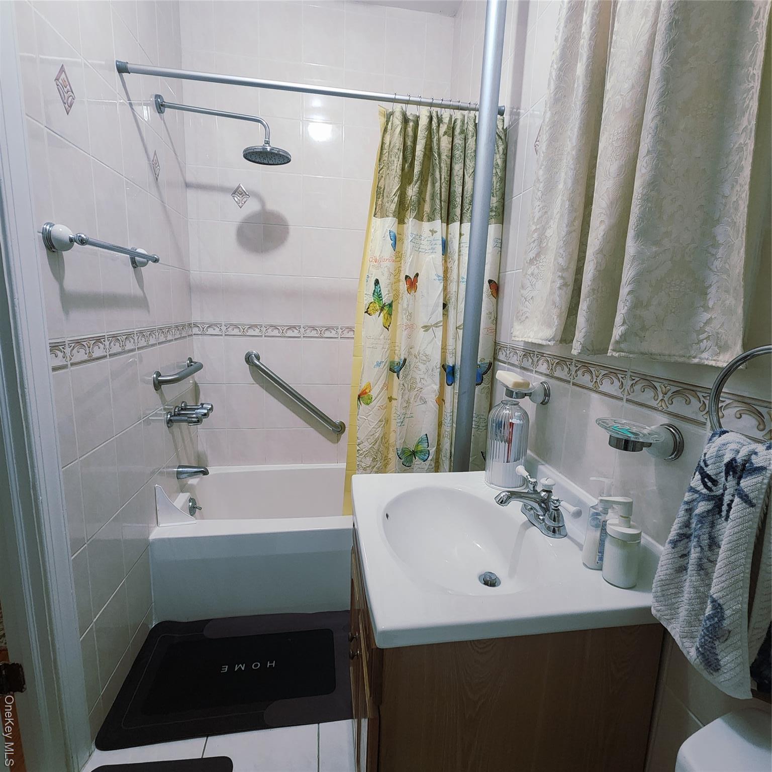 Single Family Woodward  Queens, NY 11385, MLS-931772-6