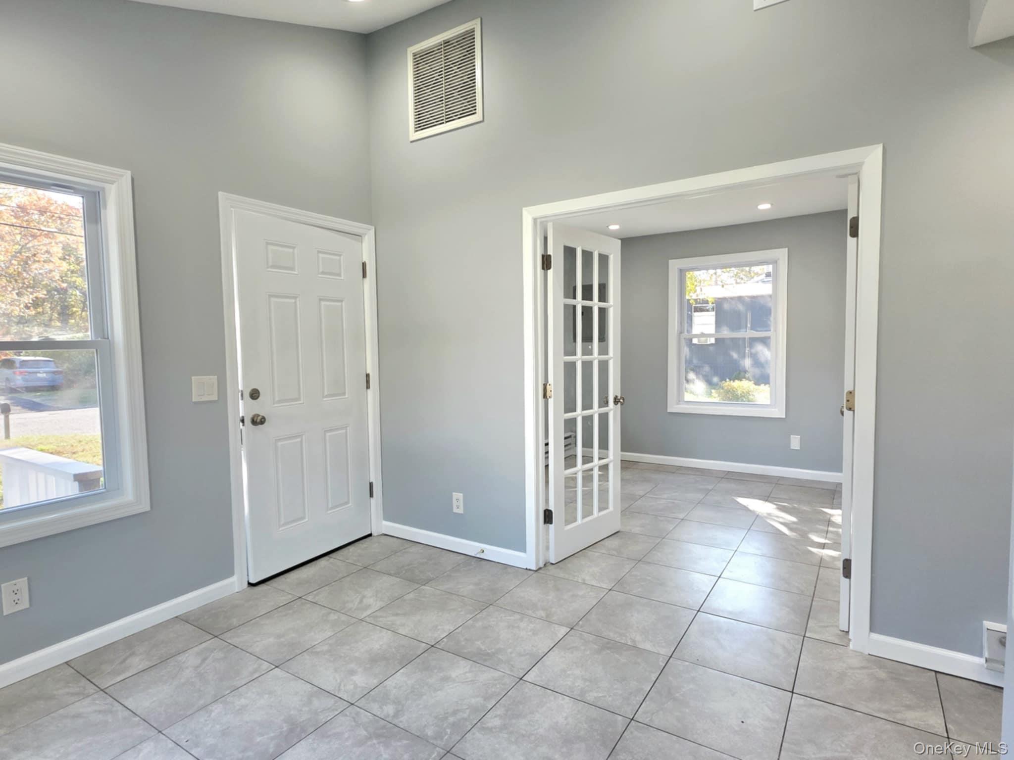 Single Family Oak Suffolk County, NY 11901, MLS-931789-4