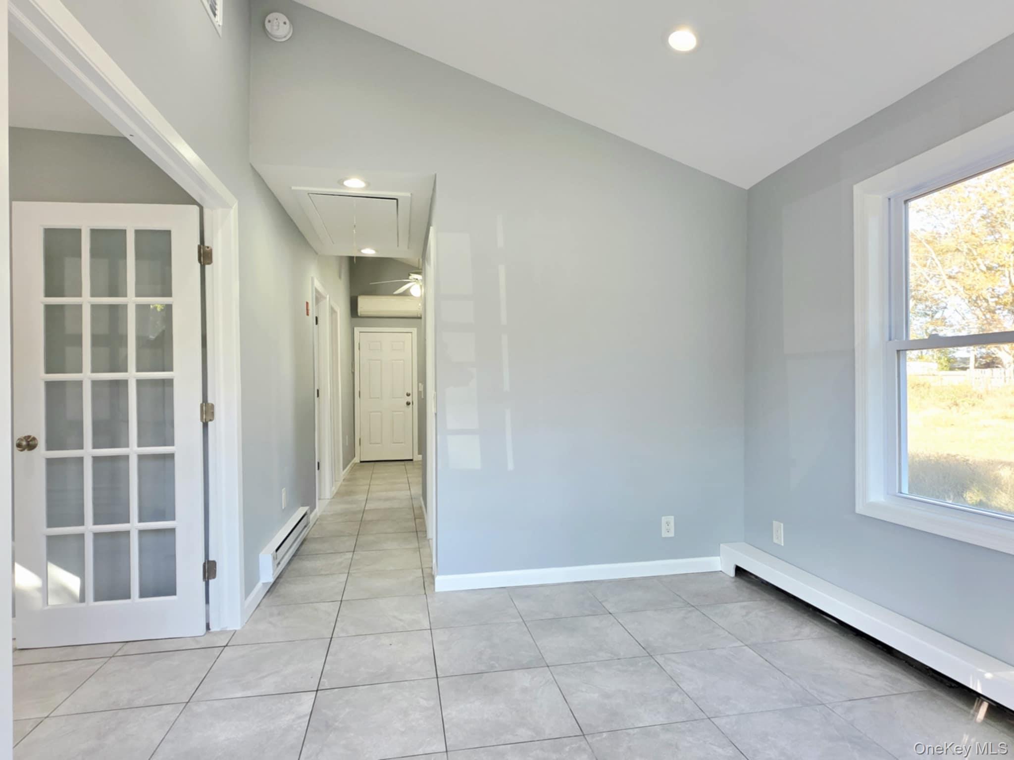 Single Family Oak Suffolk County, NY 11901, MLS-931789-7