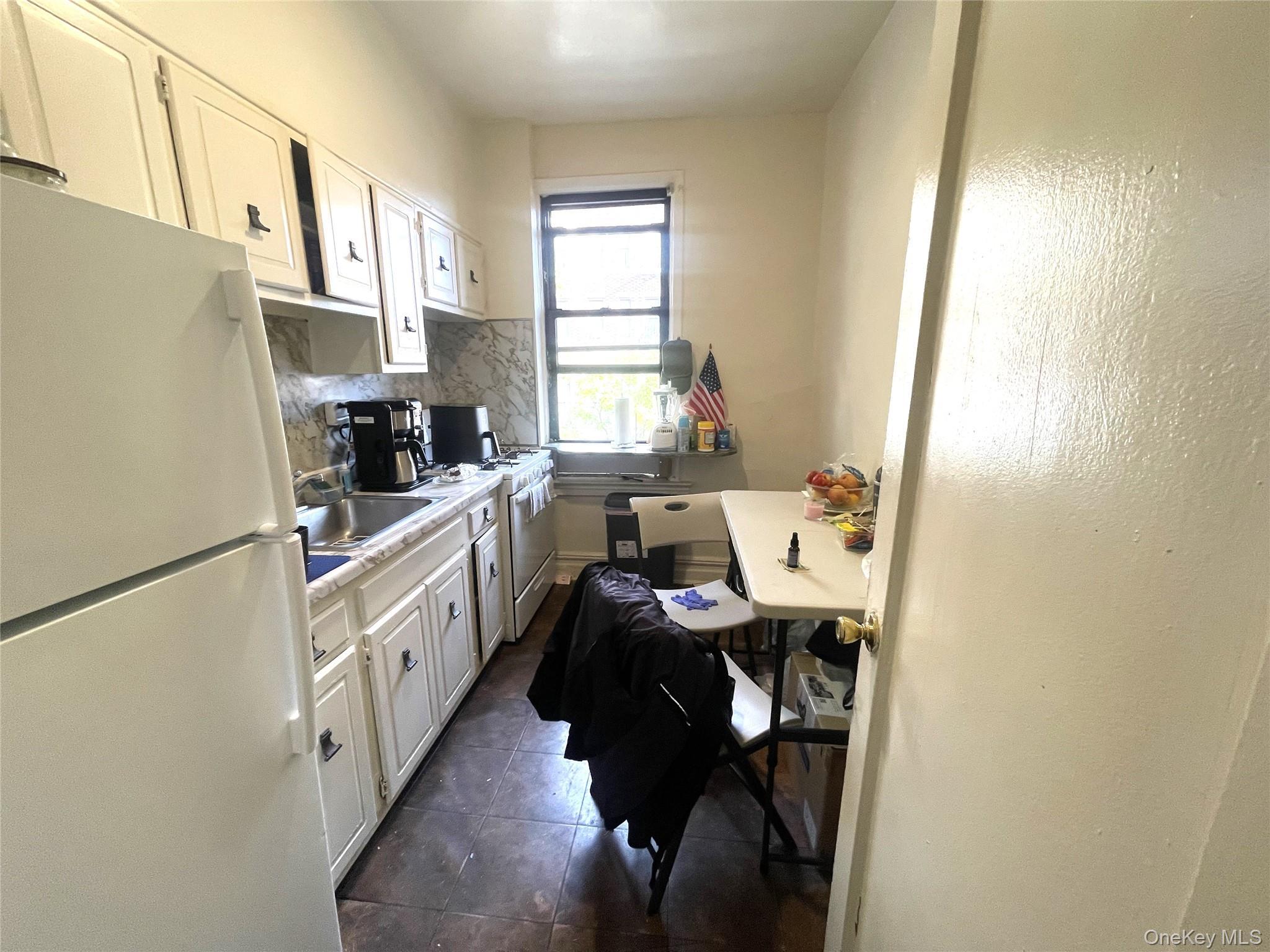 Single Family 81st Queens, NY 11370, MLS-931812-24