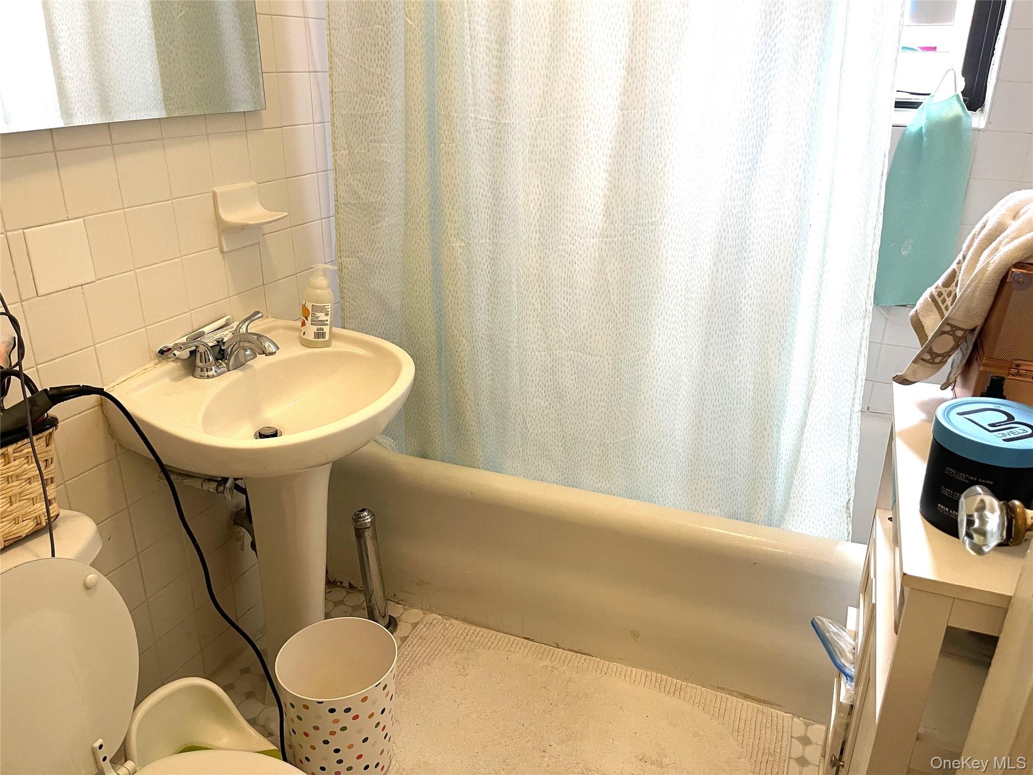 Single Family 81st  Queens, NY 11370, MLS-931812-31