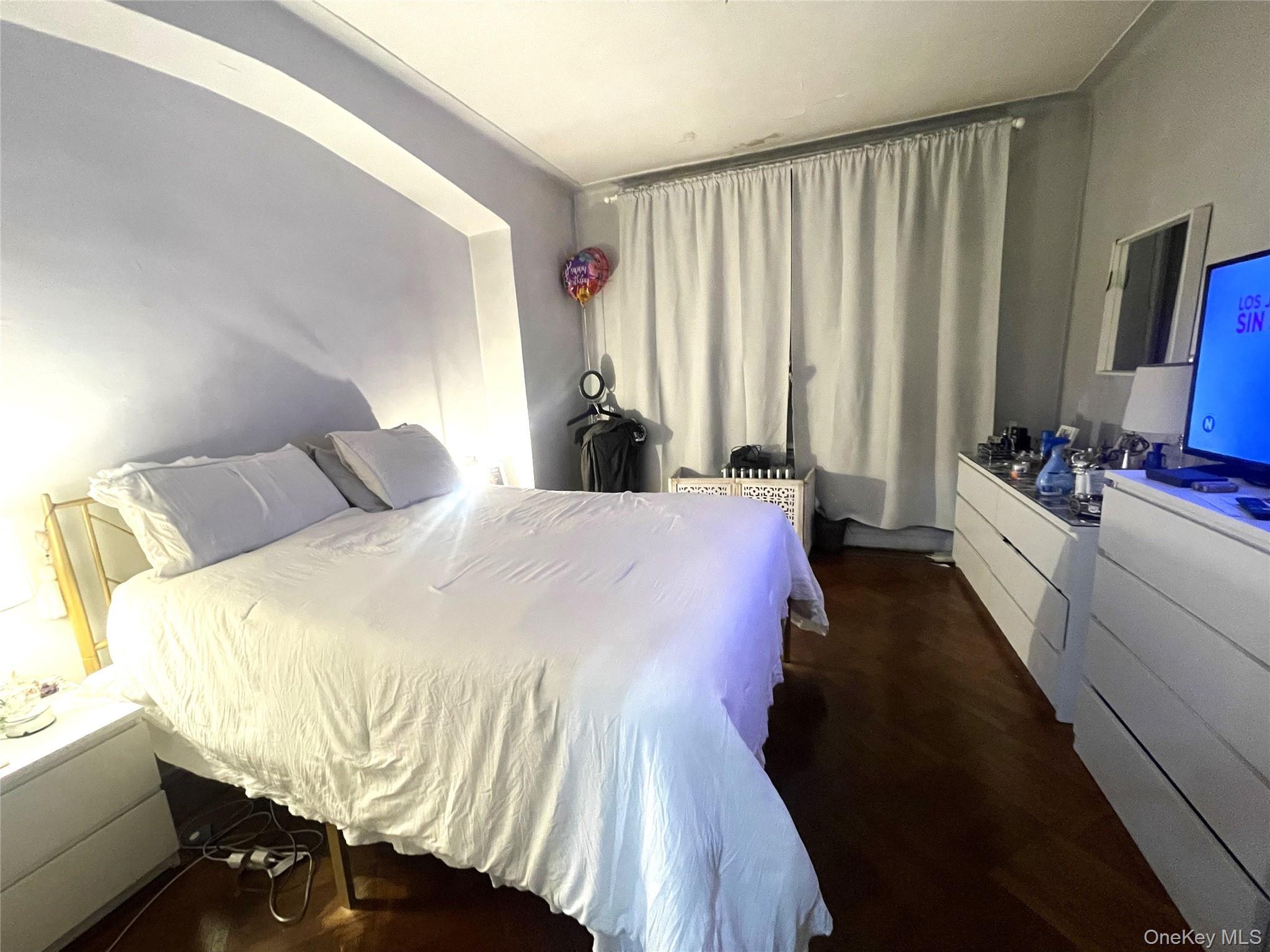 Single Family 81st Queens, NY 11370, MLS-931812-8