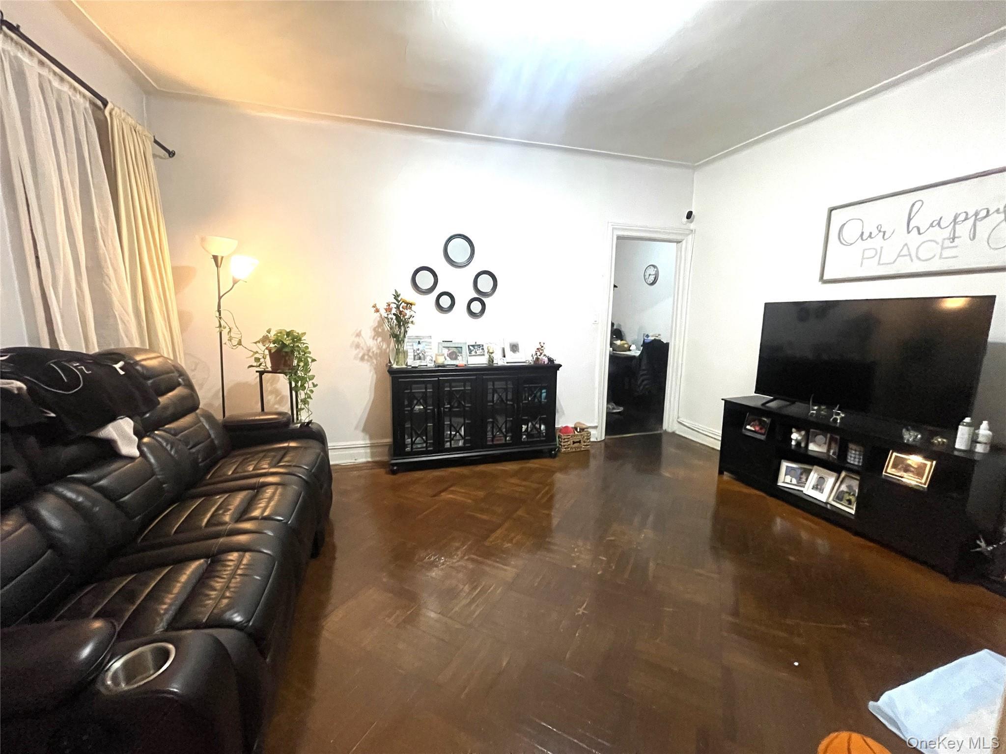 Single Family 81st Queens, NY 11370, MLS-931812-9