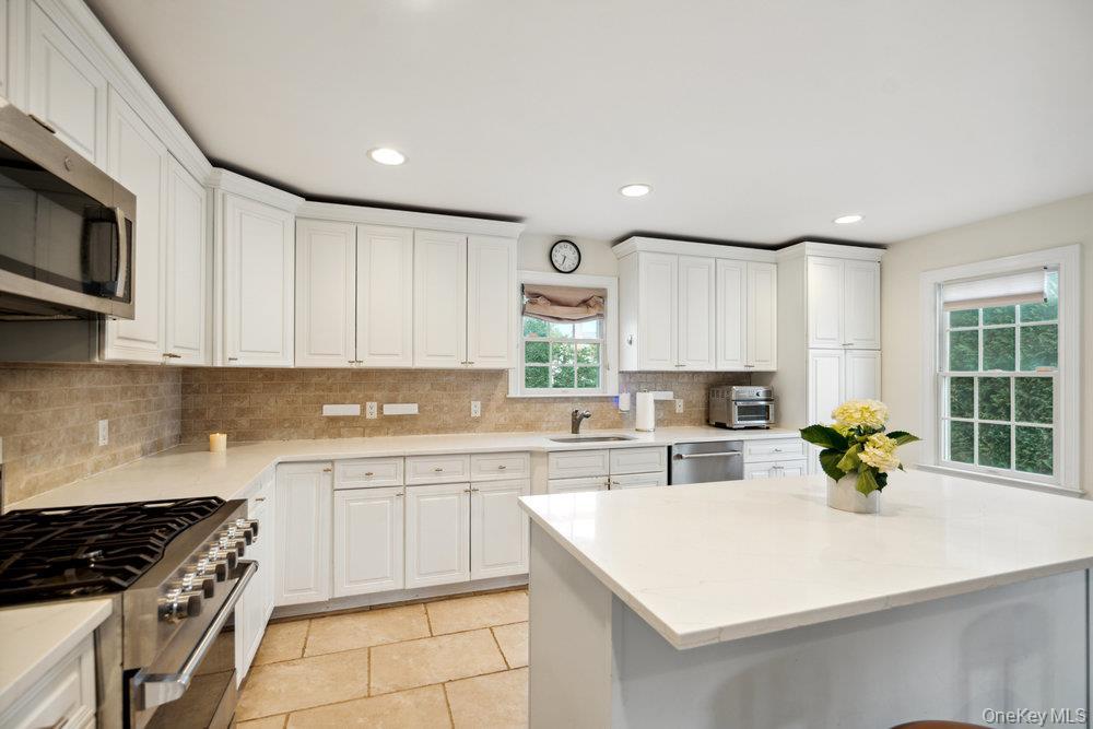 Single Family Syosset Nassau County, NY 11791, MLS-931822-12