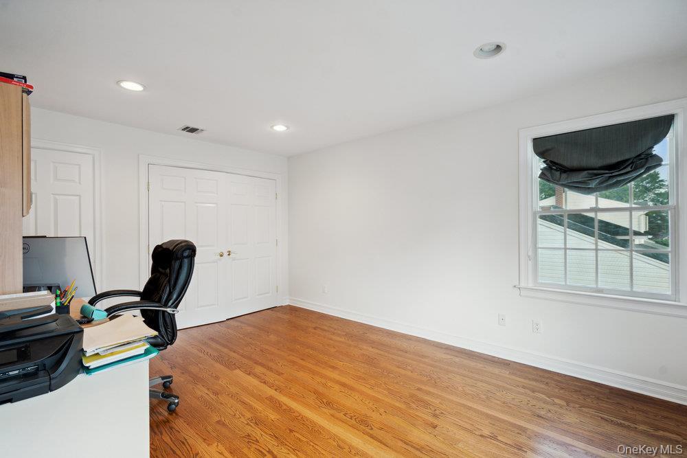 Single Family Syosset Nassau County, NY 11791, MLS-931822-27