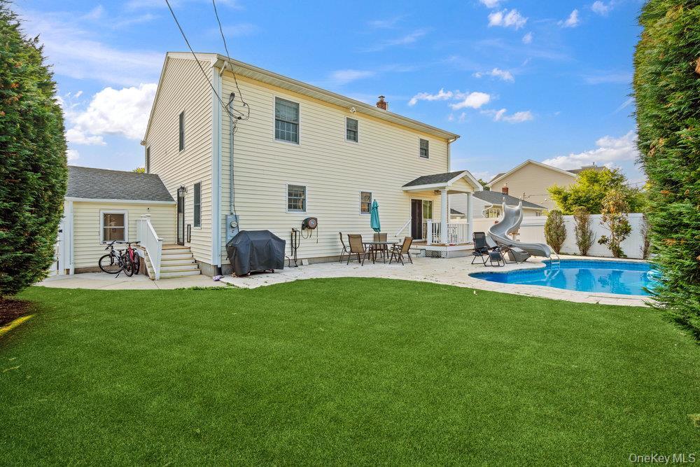 Single Family Syosset Nassau County, NY 11791, MLS-931822-32