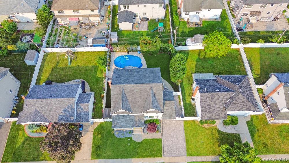 Single Family Syosset Nassau County, NY 11791, MLS-931822-36