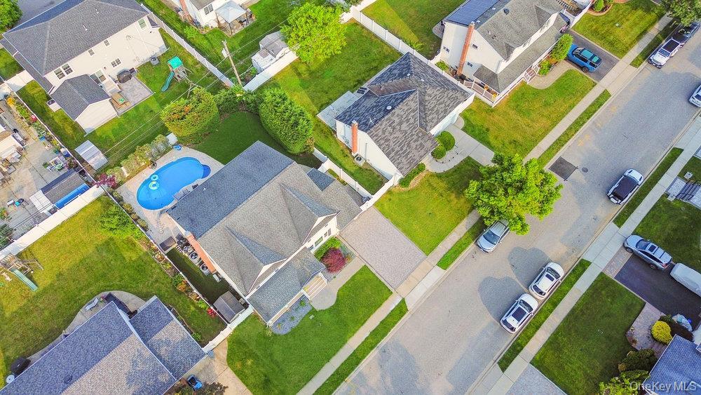 Single Family Syosset Nassau County, NY 11791, MLS-931822-37