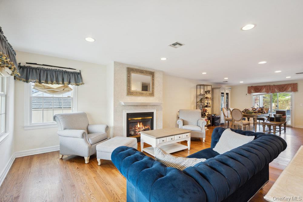 Single Family Syosset Nassau County, NY 11791, MLS-931822-6