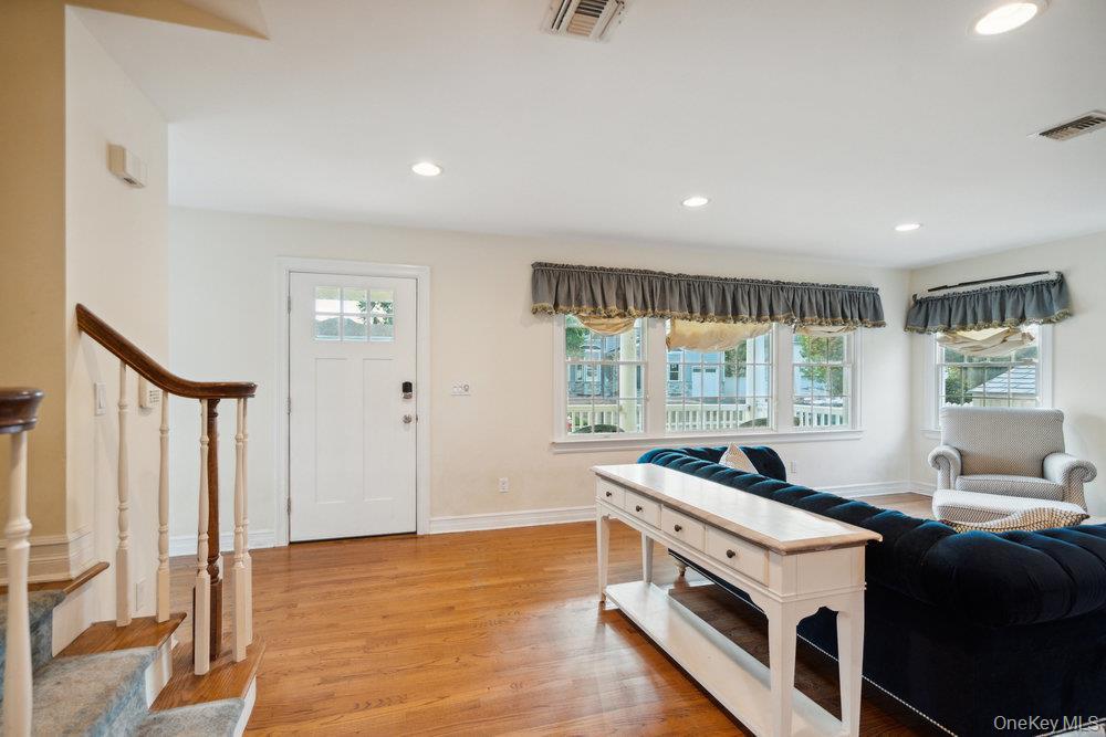 Single Family Syosset Nassau County, NY 11791, MLS-931822-8