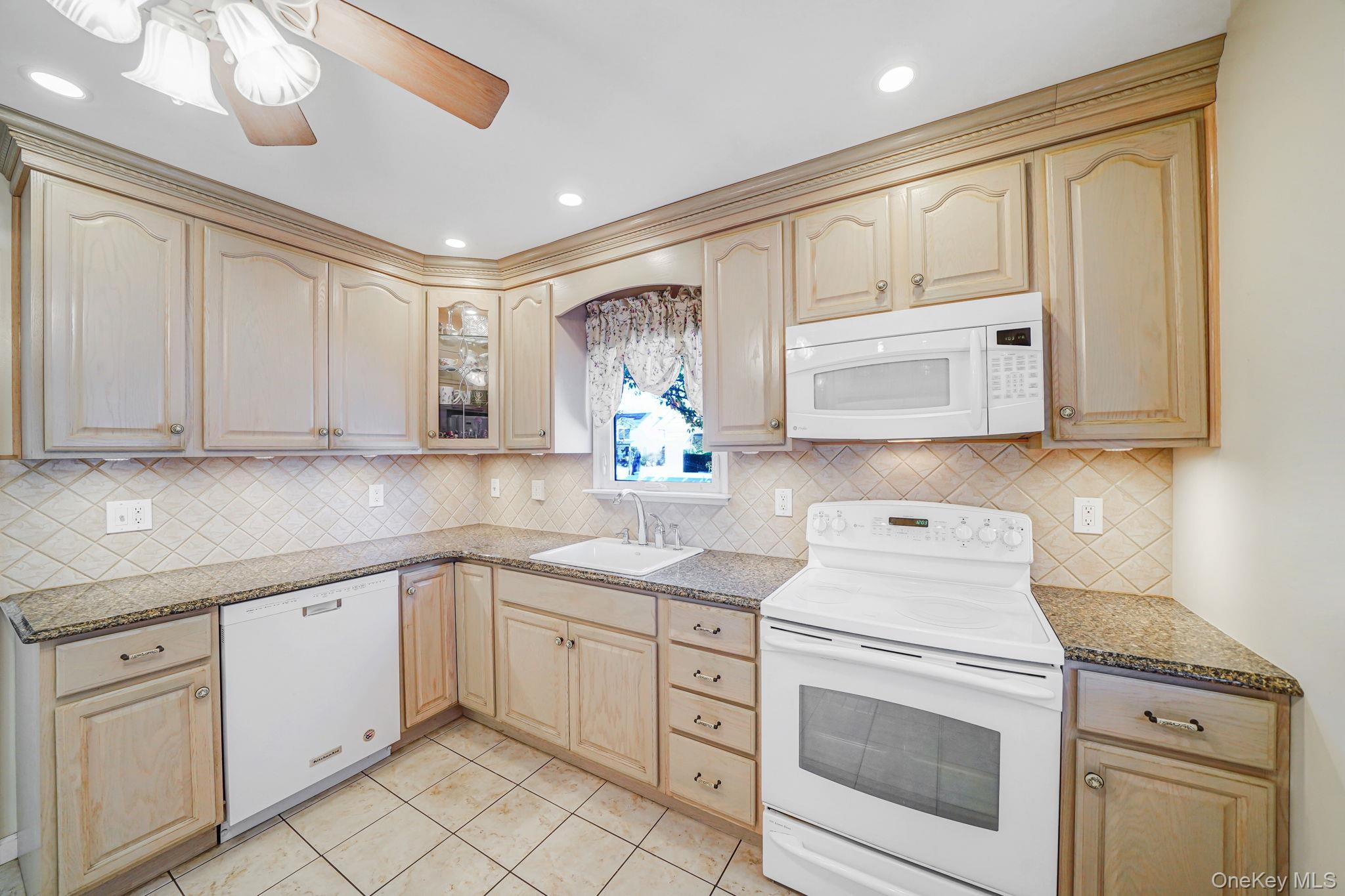 Single Family Claxton  Nassau County, NY 11710, MLS-931844-8