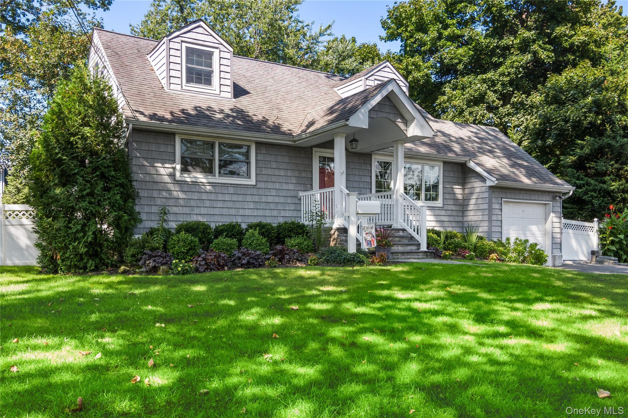 Single Family Norma Suffolk County, NY 11754, MLS-931849-2