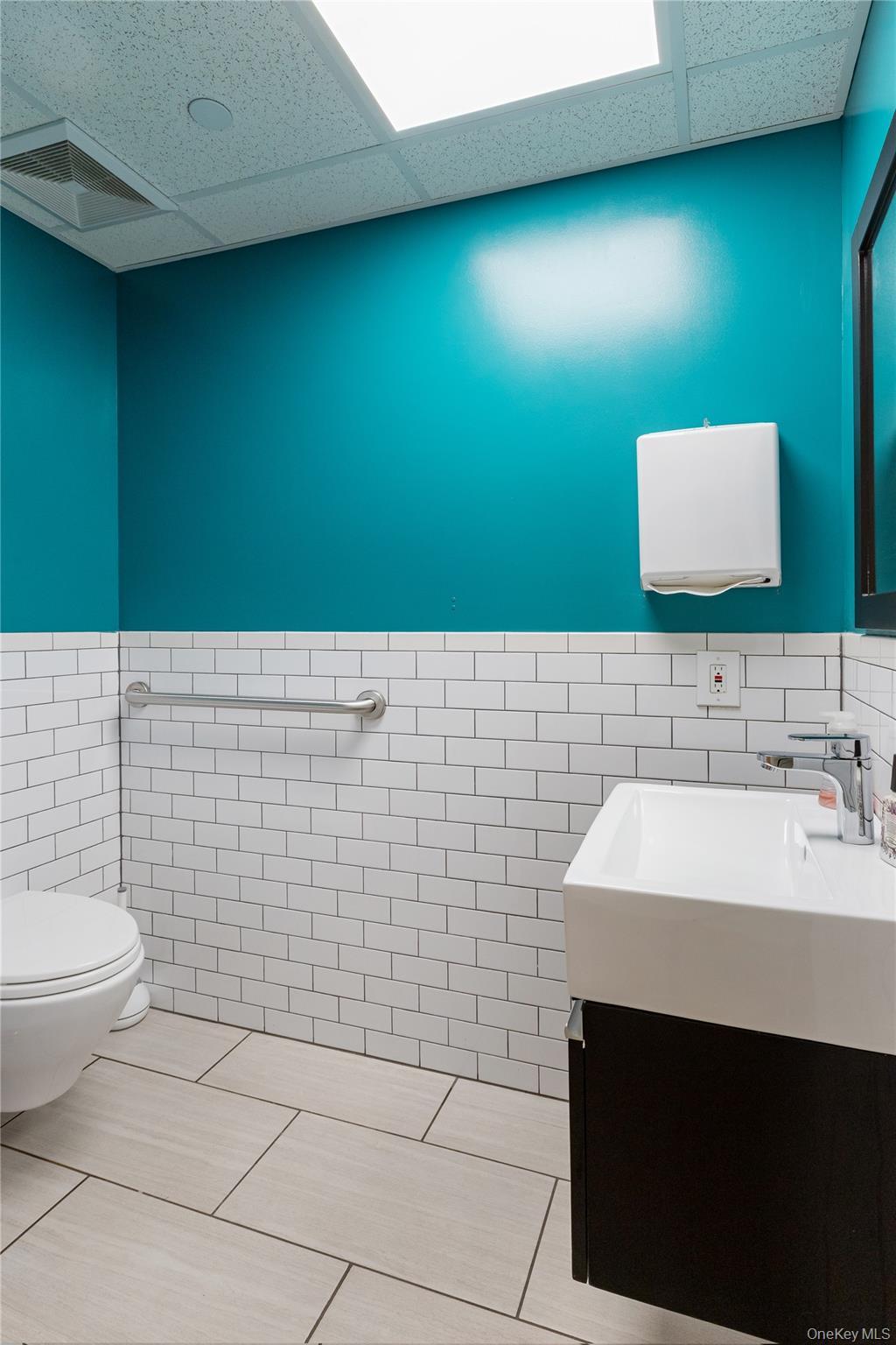 Commercial Lease Riverdale  Bronx, NY 10463, MLS-931857-12