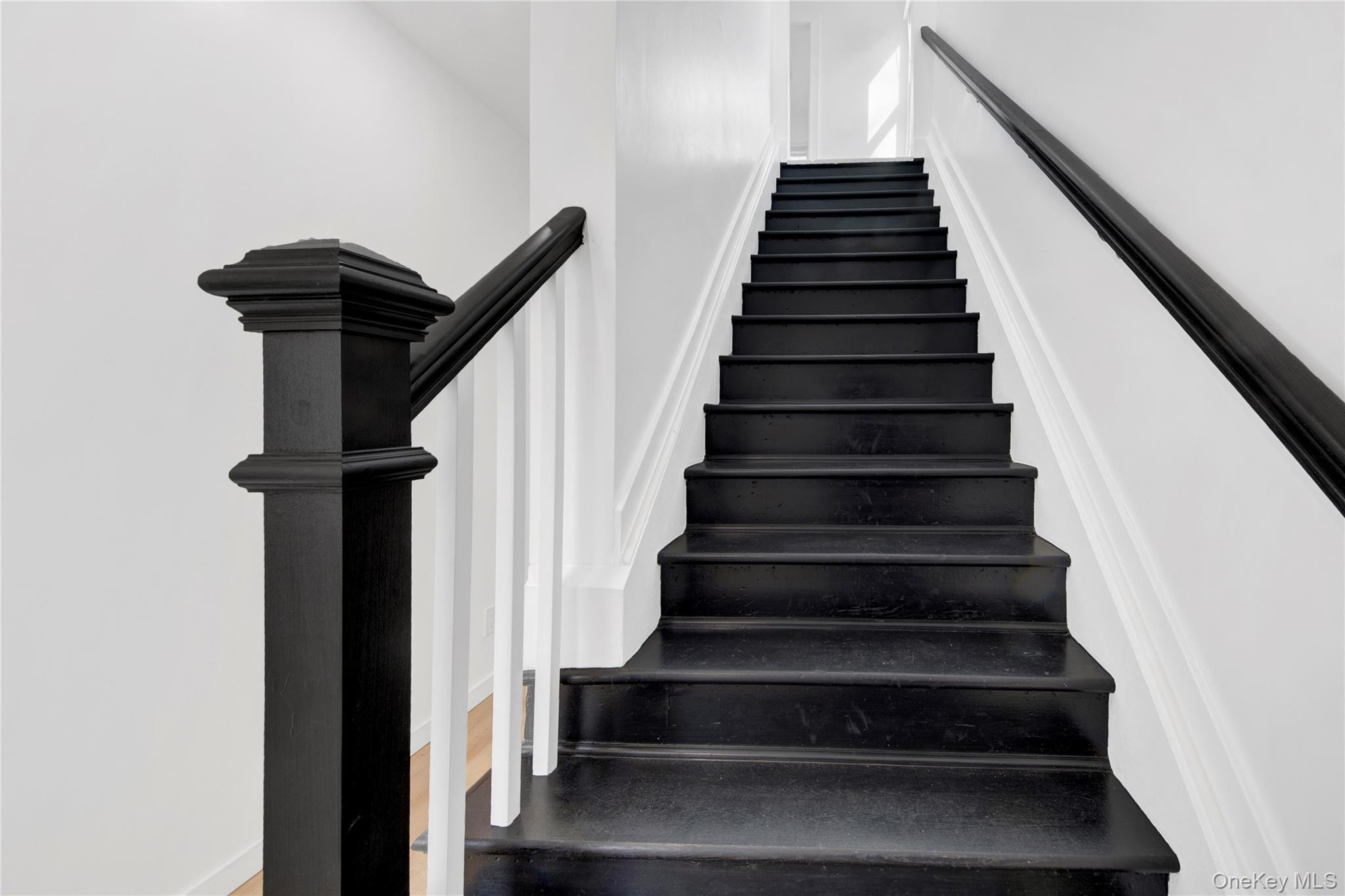 Single Family Old Post Ulster County, NY 12542, MLS-931863-15