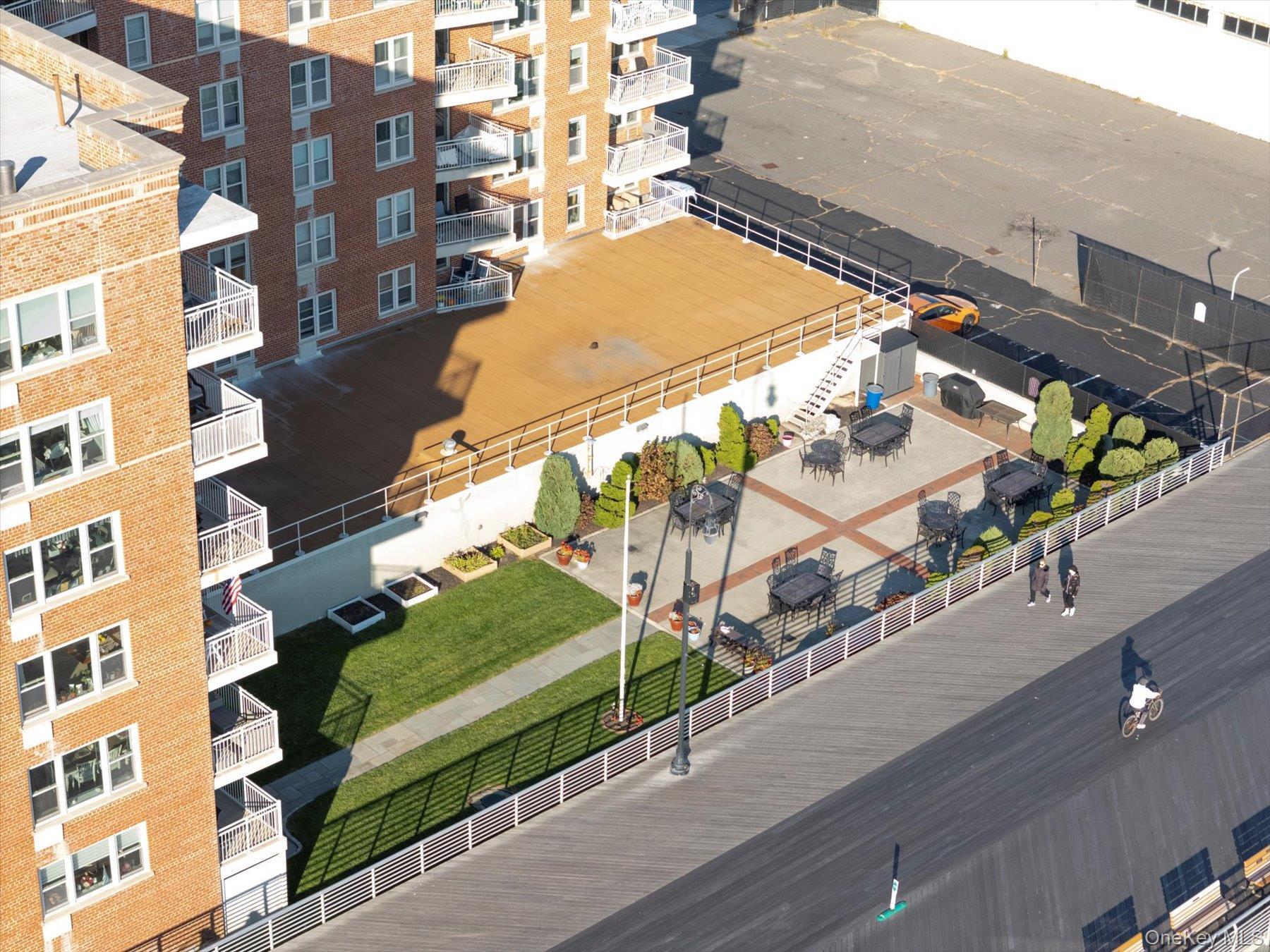 Coop Broadway  Nassau County, NY 11561, MLS-931867-21