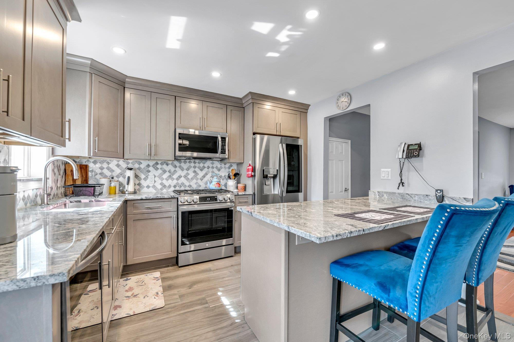 Single Family Mcdonald  Bronx, NY 10461, MLS-931877-4