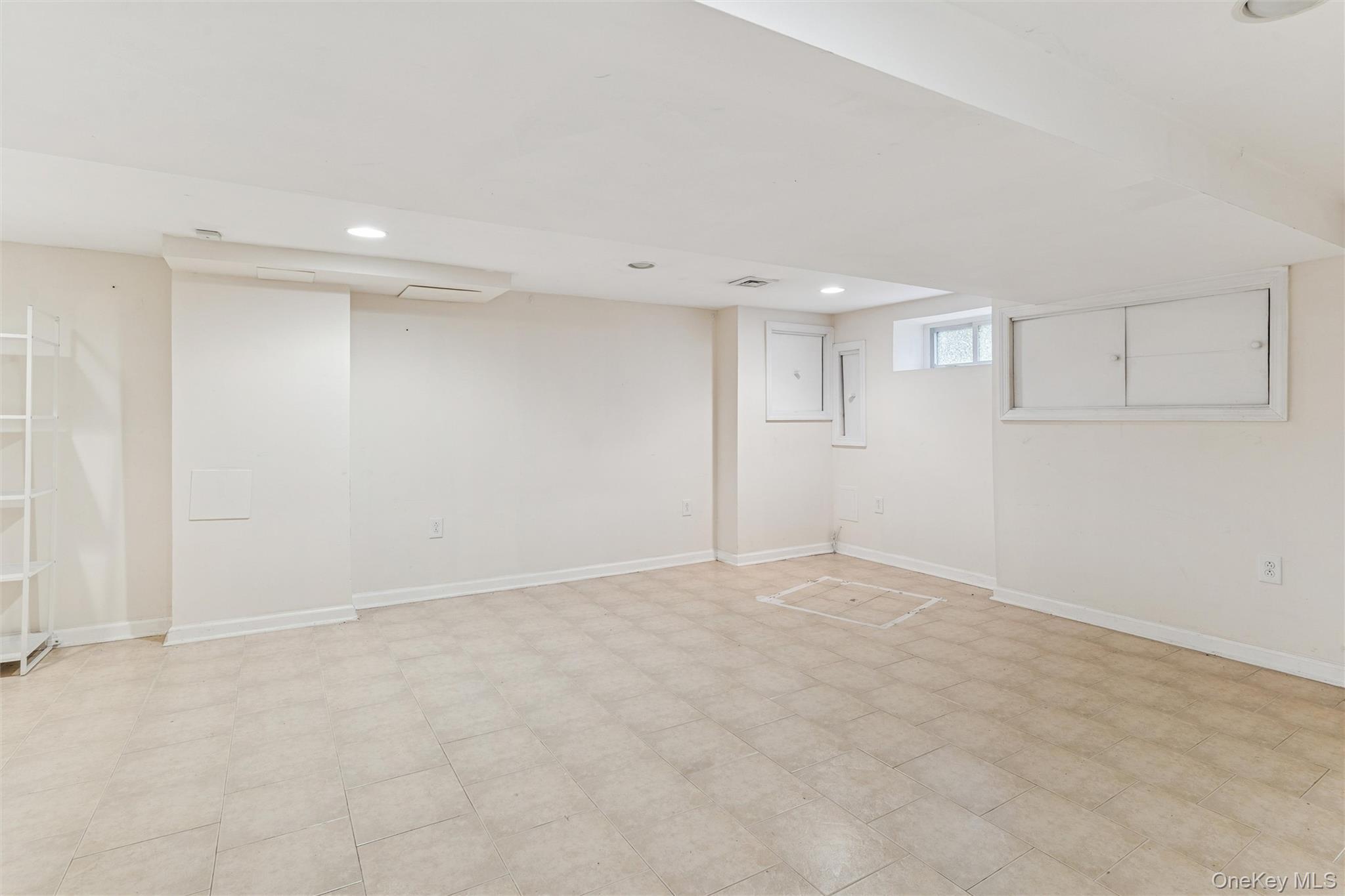 Single Family 90th  Queens, NY 11421, MLS-931878-22