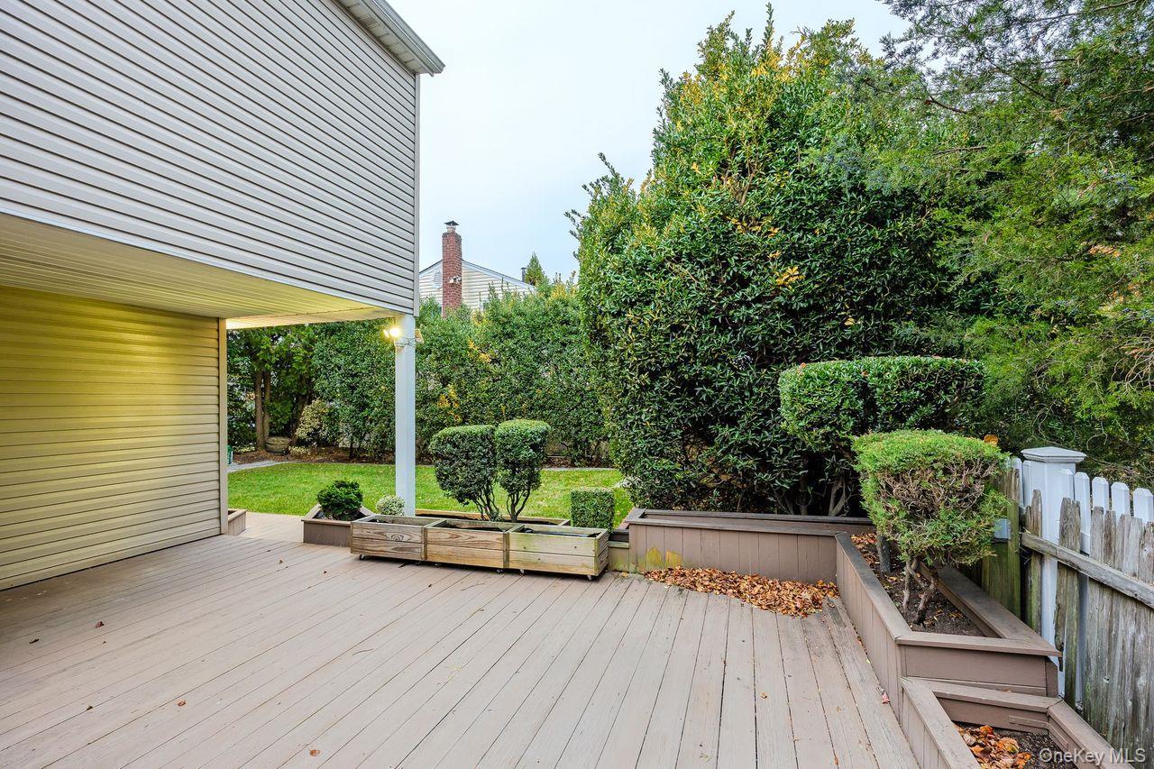 Single Family Horace  Nassau County, NY 11710, MLS-931882-5