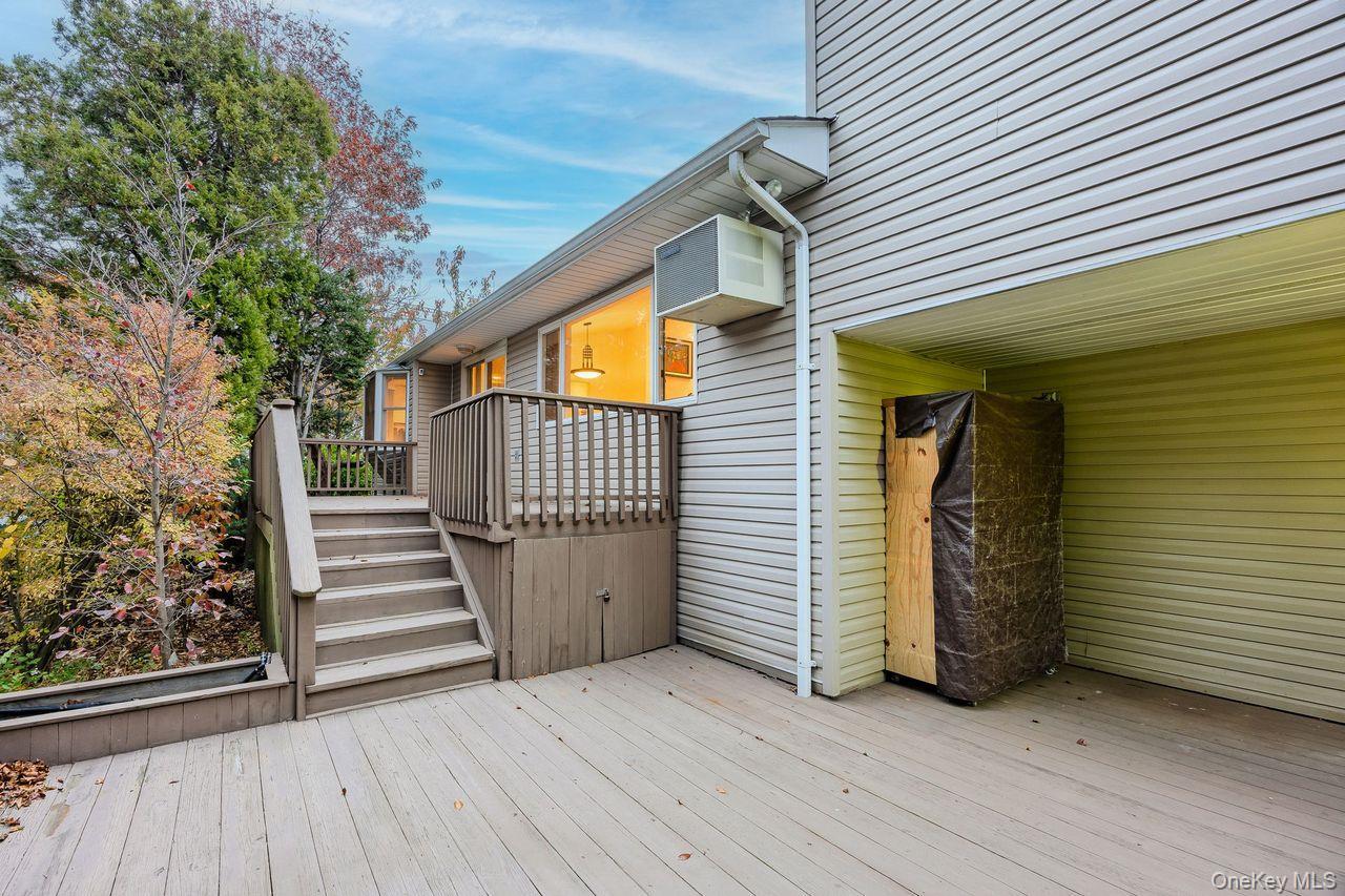 Single Family Horace  Nassau County, NY 11710, MLS-931882-7