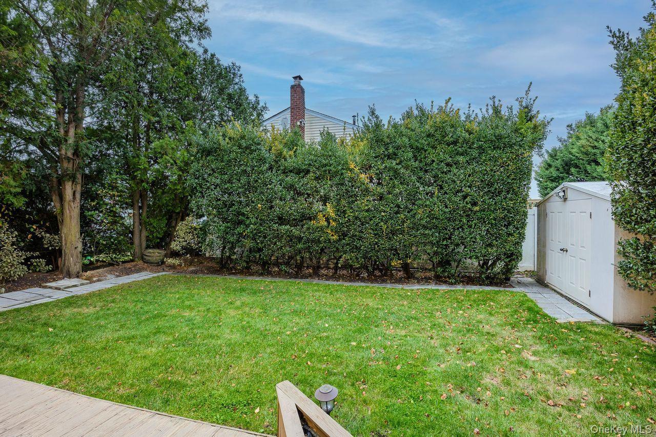 Single Family Horace  Nassau County, NY 11710, MLS-931882-8