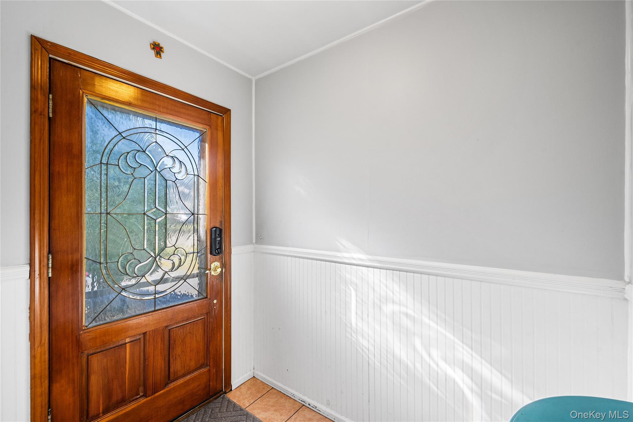 Single Family Gaylore  Suffolk County, NY 11701, MLS-931893-16