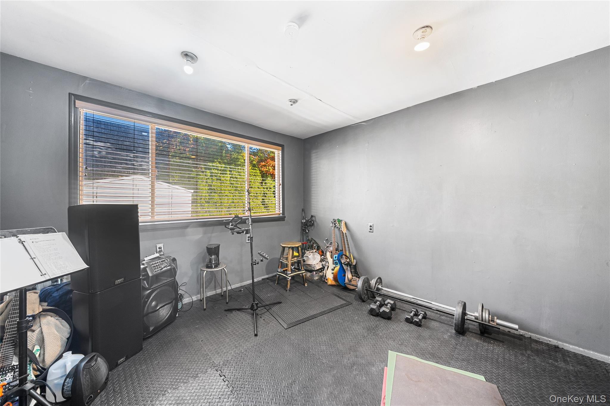 Single Family Gaylore  Suffolk County, NY 11701, MLS-931893-21