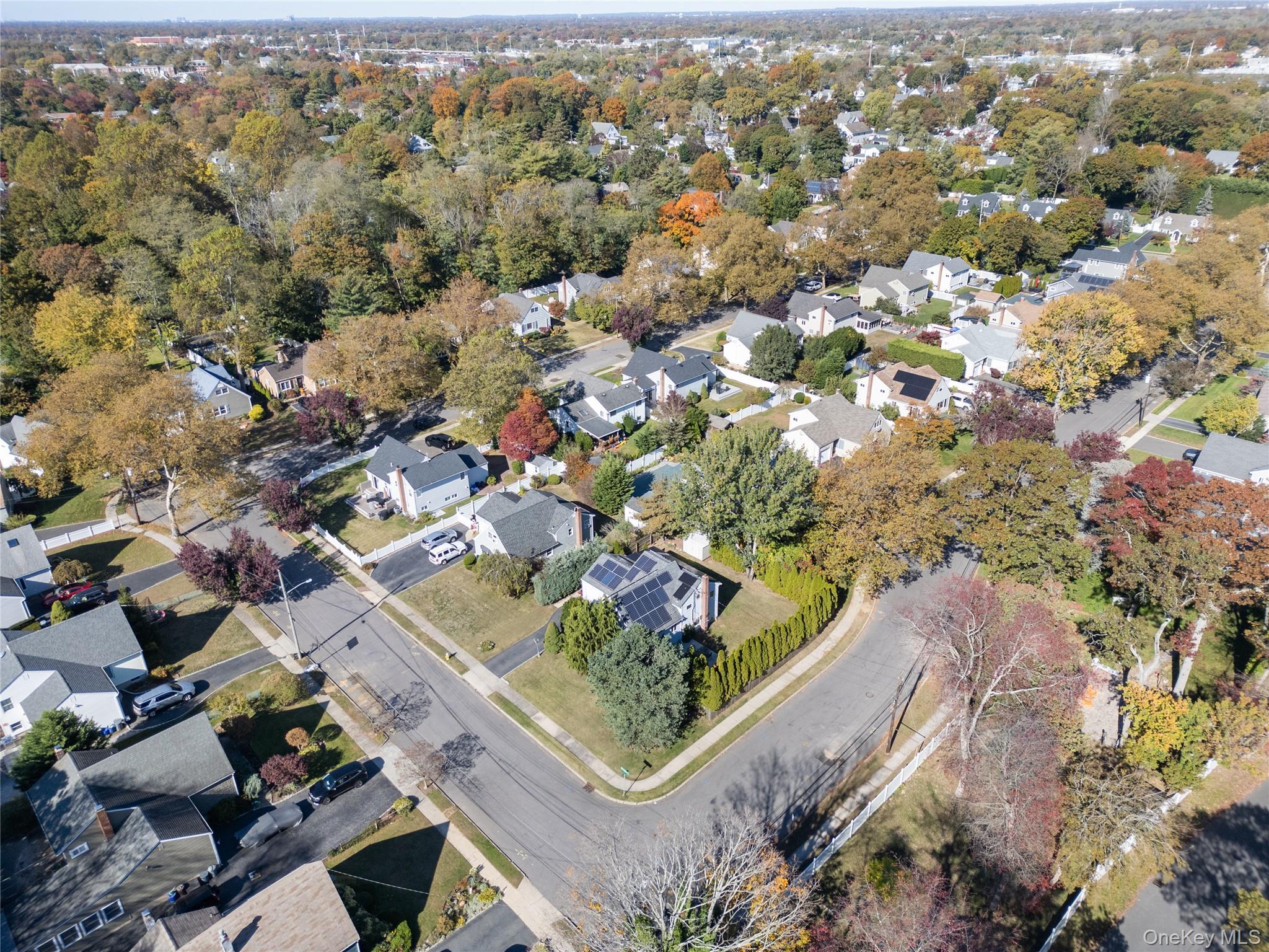 Single Family Gaylore  Suffolk County, NY 11701, MLS-931893-31