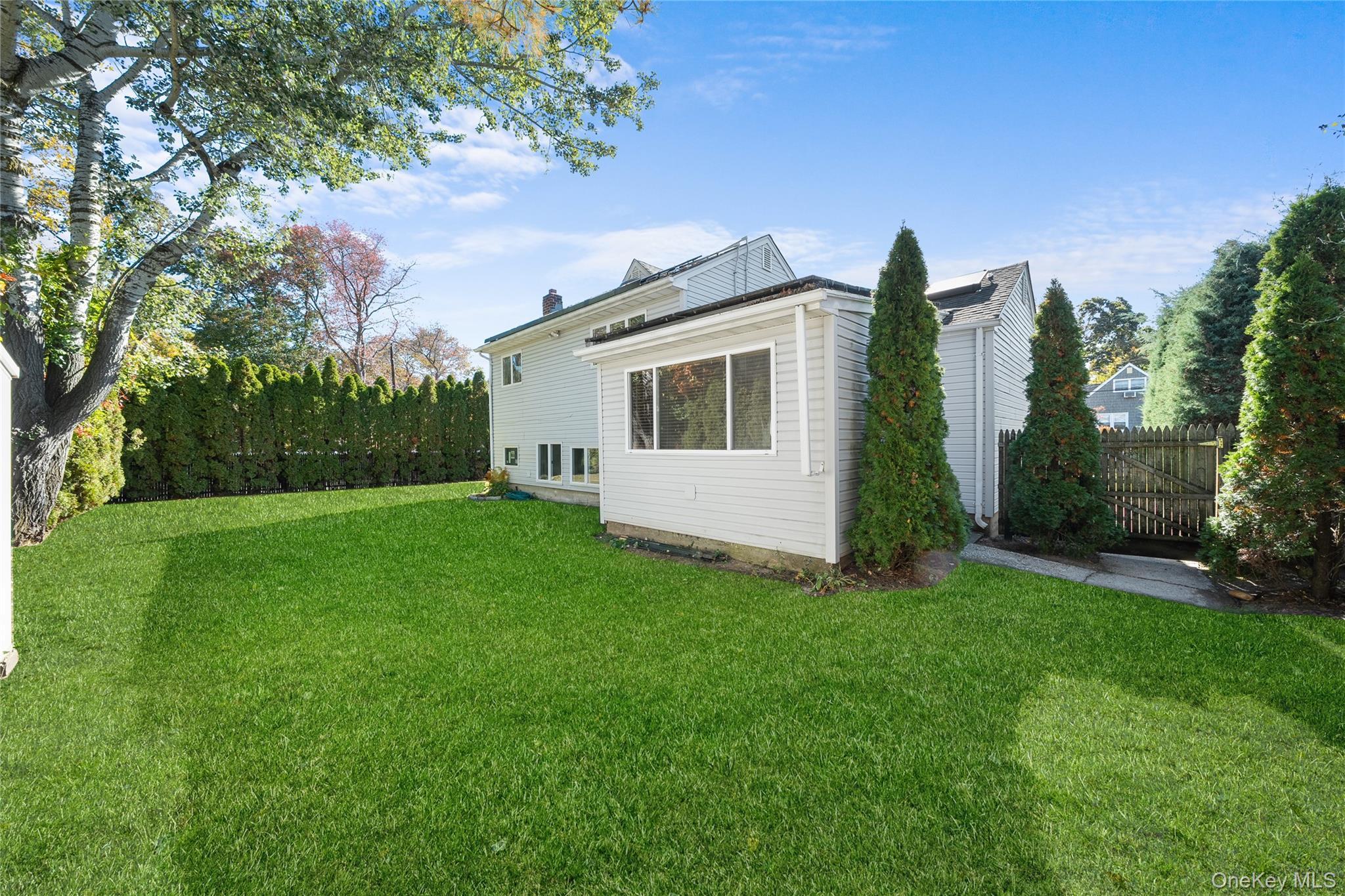 Single Family Gaylore  Suffolk County, NY 11701, MLS-931893-37