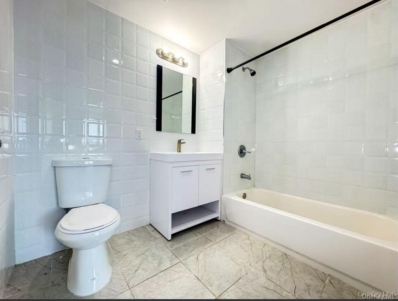 Condo Queens  Queens, NY 11377, MLS-931911-7