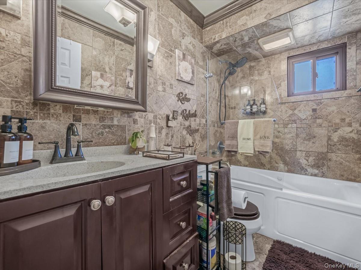 Single Family 30th  Suffolk County, NY 11798, MLS-931949-16