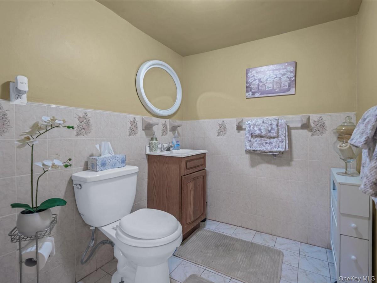 Single Family 30th  Suffolk County, NY 11798, MLS-931949-21