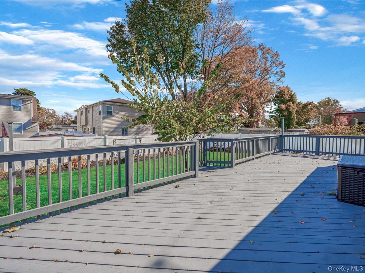 Single Family 30th  Suffolk County, NY 11798, MLS-931949-25