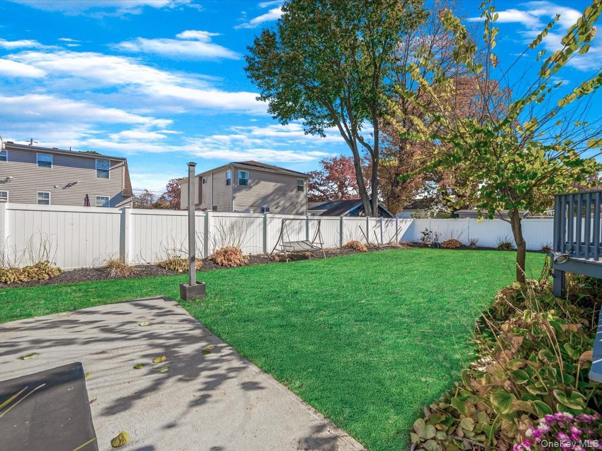 Single Family 30th  Suffolk County, NY 11798, MLS-931949-26