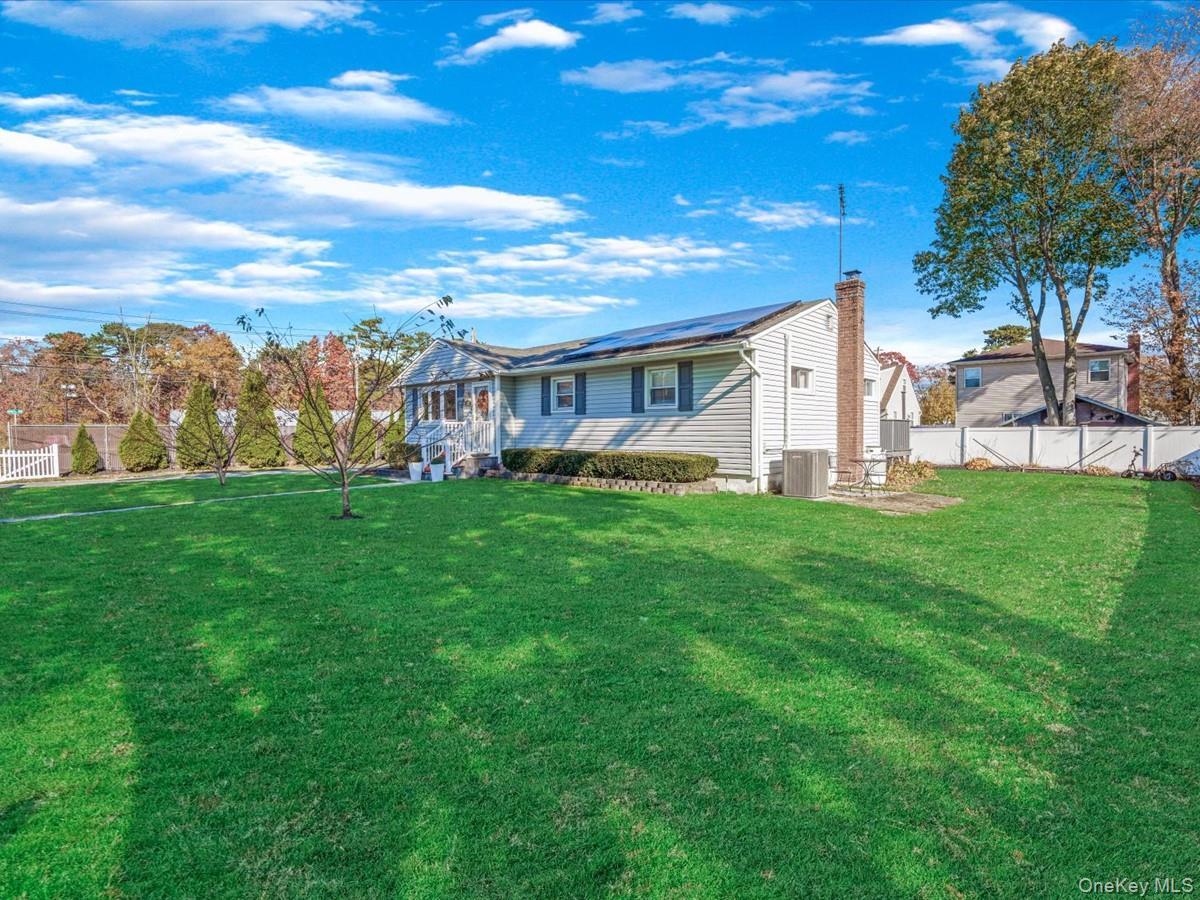 Single Family 30th  Suffolk County, NY 11798, MLS-931949-3